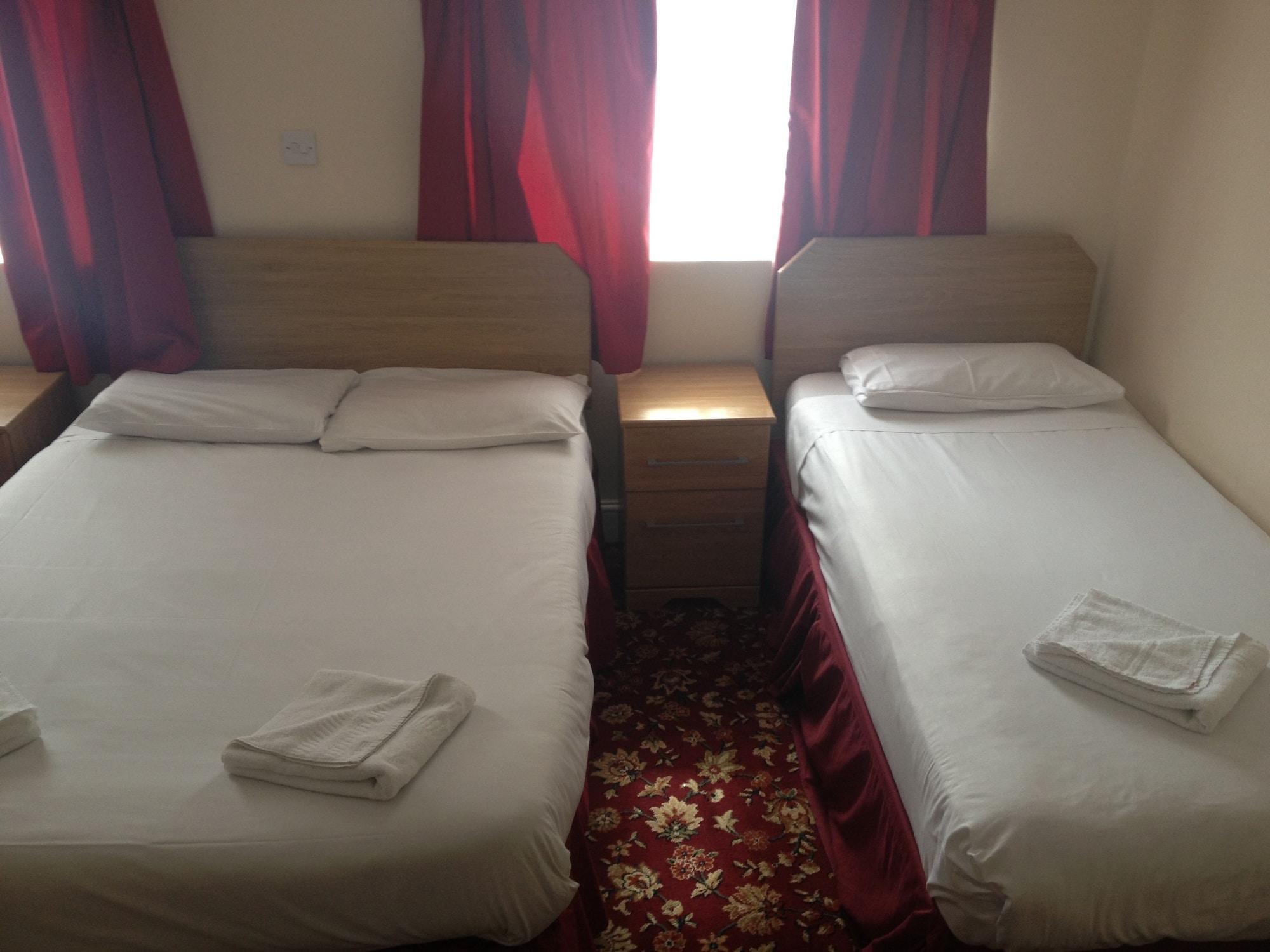 Park Hotel Илфорд Экстерьер фото