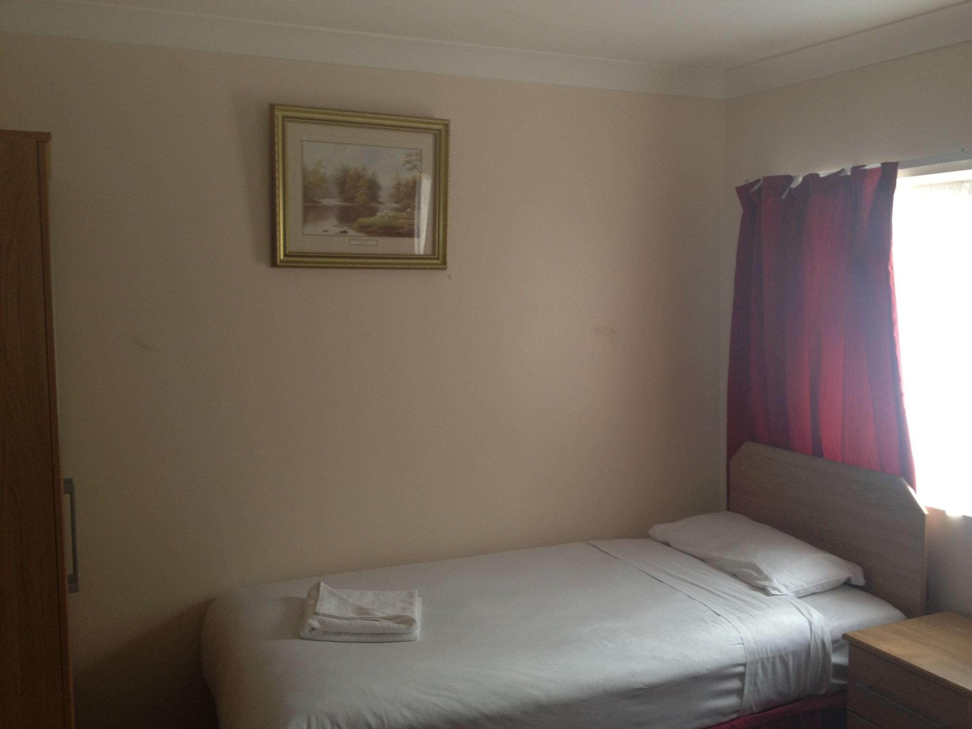 Park Hotel Илфорд Экстерьер фото