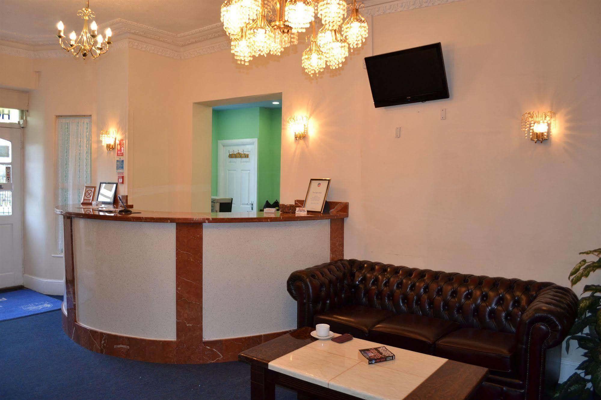 Park Hotel Илфорд Экстерьер фото