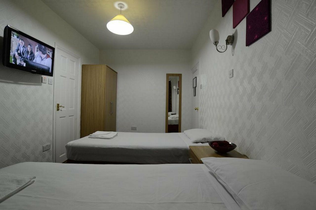 Park Hotel Илфорд Экстерьер фото